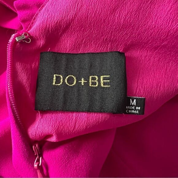 DO+BE Magenta V-Neck Ruffled Shoulder Dress Size M. - Picture 8 of 9